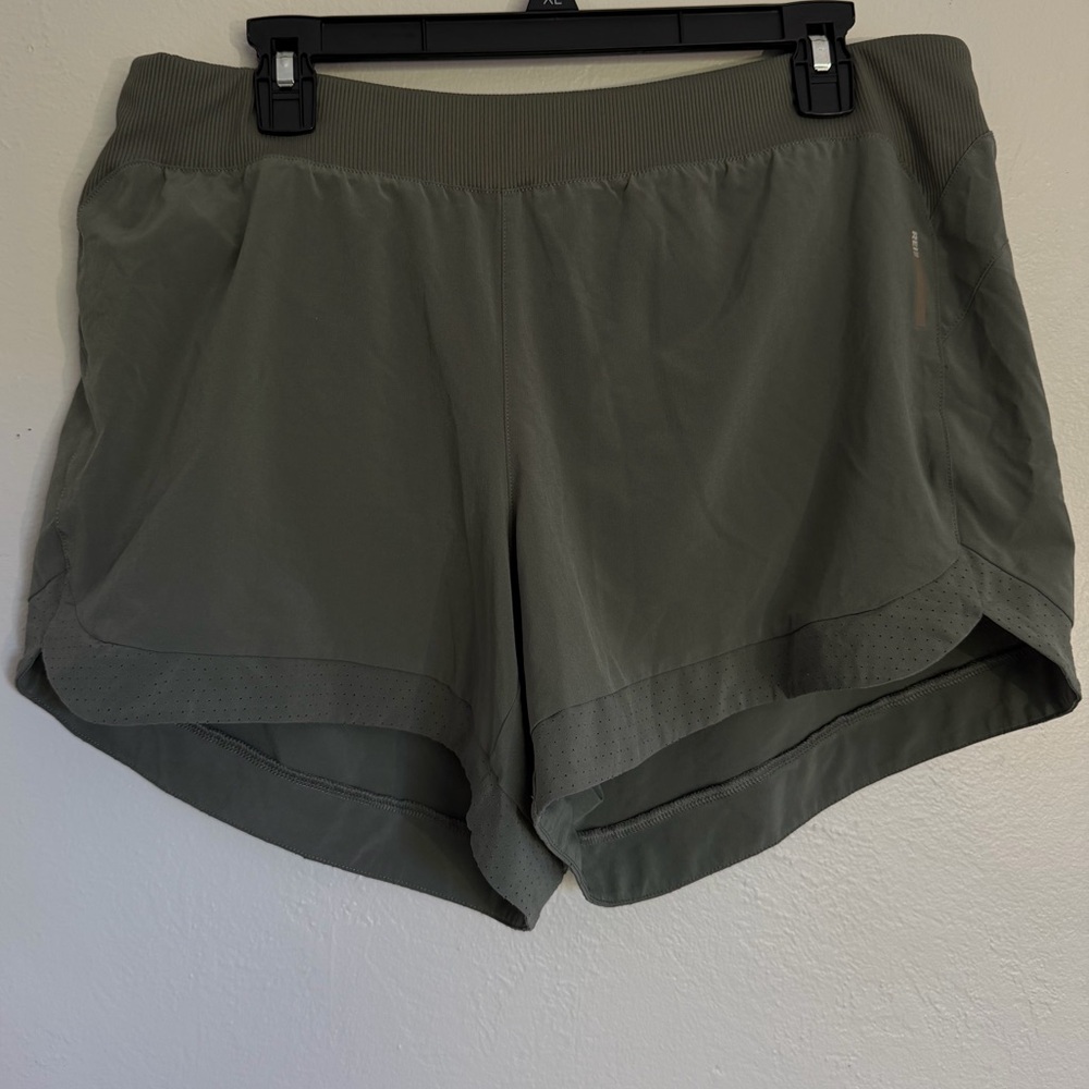 REI co op active pursuits shorts olive green 🫒